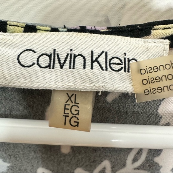 Calvin Klein XL top - Picture 4 of 6